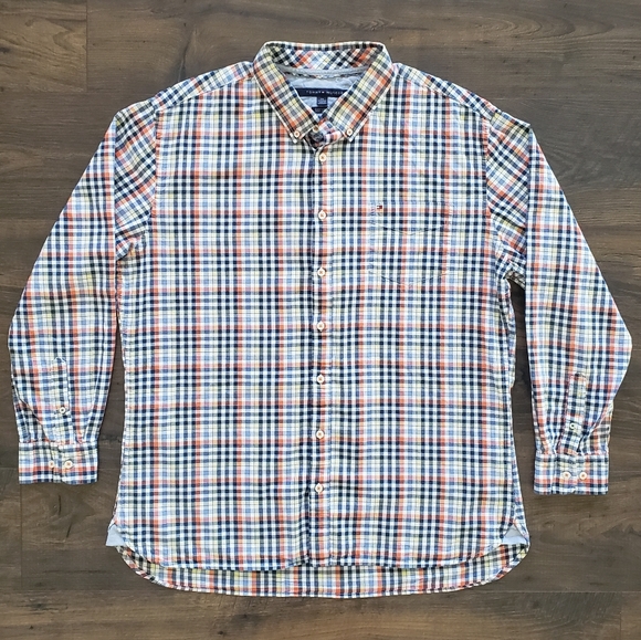 Tommy Hilfiger casual button down - Picture 1 of 6